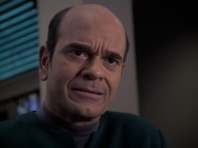 extant_StarTrek_VOY_6x24-LifeLine_03393.jpg