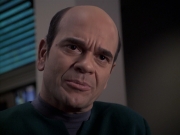extant_StarTrek_VOY_6x24-LifeLine_03396.jpg