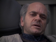 extant_StarTrek_VOY_6x24-LifeLine_03408.jpg
