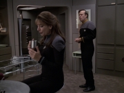 extant_StarTrek_VOY_6x24-LifeLine_03444.jpg