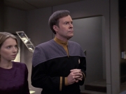 extant_StarTrek_VOY_6x24-LifeLine_03486.jpg
