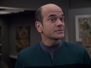 extant_StarTrek_VOY_6x24-LifeLine_03489.jpg
