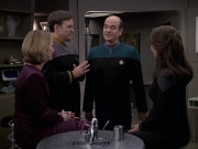 extant_StarTrek_VOY_6x24-LifeLine_03510.jpg