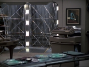 extant_StarTrek_VOY_6x24-LifeLine_03520.jpg