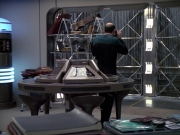 extant_StarTrek_VOY_6x24-LifeLine_03531.jpg