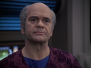 extant_StarTrek_VOY_6x24-LifeLine_03581.jpg
