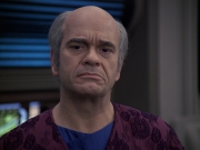 extant_StarTrek_VOY_6x24-LifeLine_03583.jpg
