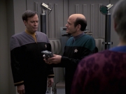 Filename=extant_StarTrek_VOY_6x24-LifeLine_03619.jpg
Filesize=146KiB
Dimensions=1200x900
Date added=Jan 03, 2020 extant_StarTrek_VOY_6x24-LifeLine_03619.jpg