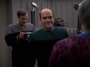 extant_StarTrek_VOY_6x24-LifeLine_03624.jpg