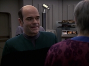 extant_StarTrek_VOY_6x24-LifeLine_03626.jpg