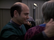 extant_StarTrek_VOY_6x24-LifeLine_03628.jpg