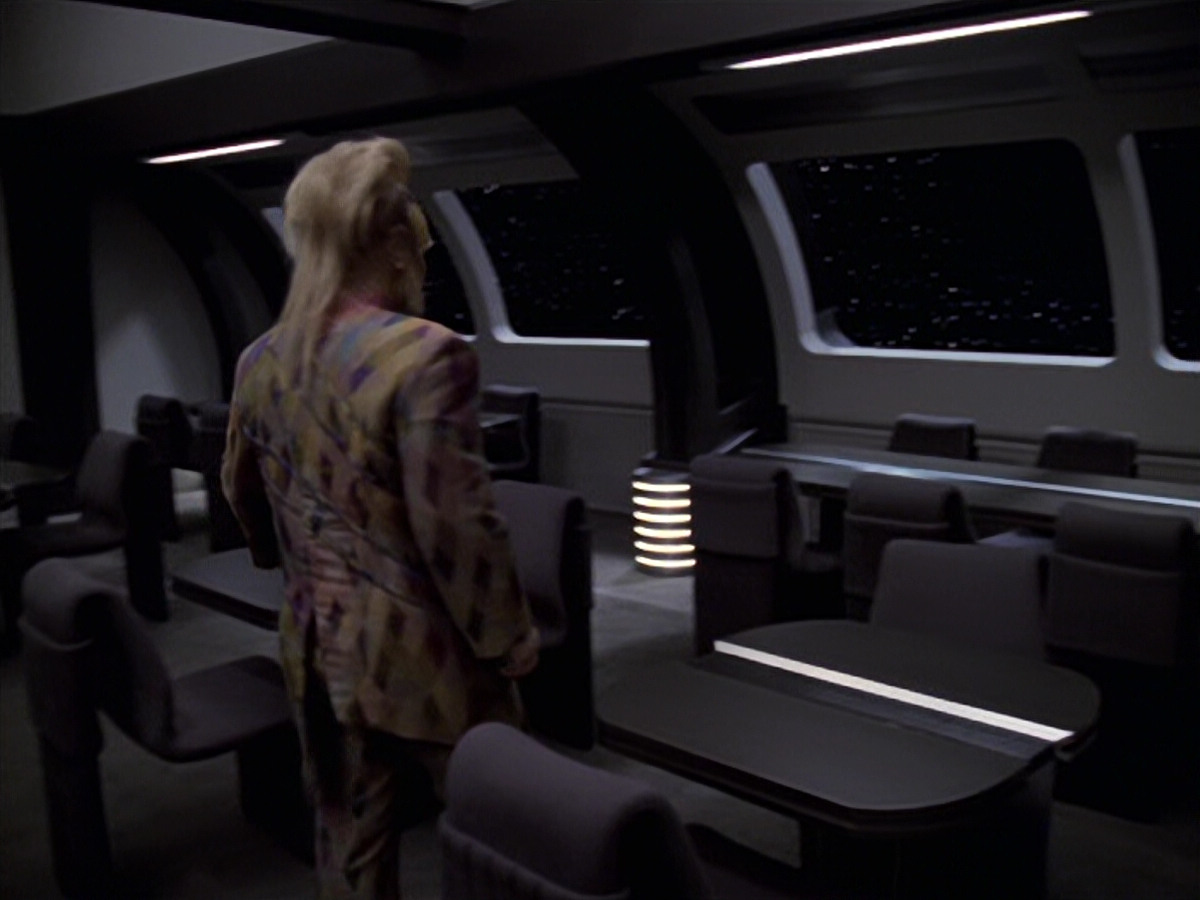 extant_StarTrek_VOY_6x25-TheHauntingOfDeckTwelve_00023.jpg