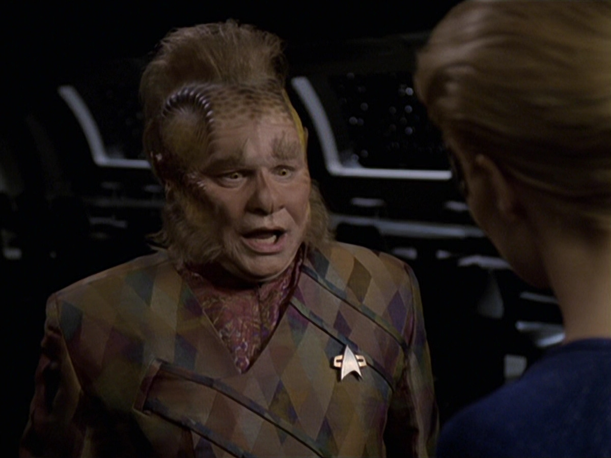 extant_StarTrek_VOY_6x25-TheHauntingOfDeckTwelve_00057.jpg