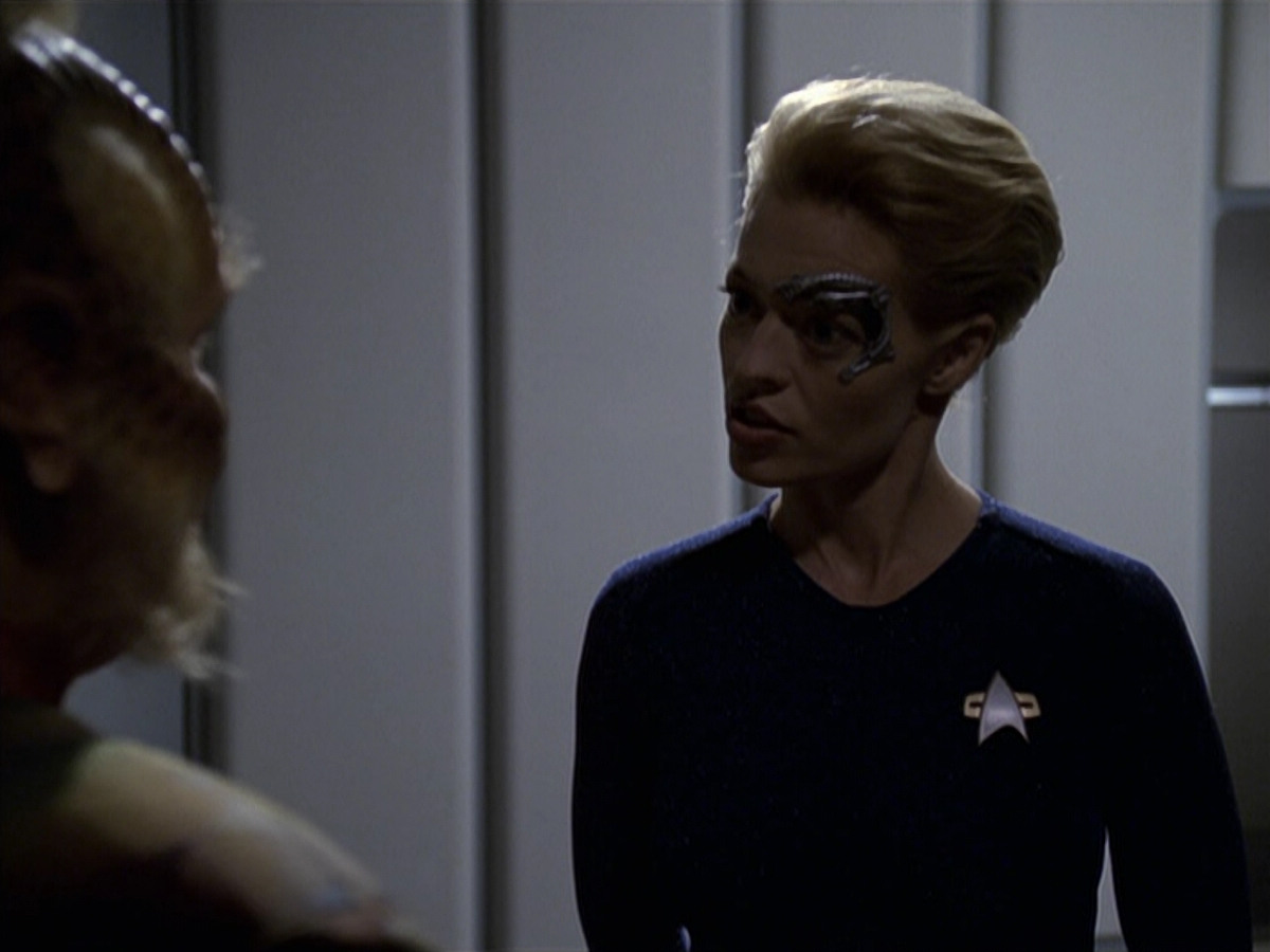 extant_StarTrek_VOY_6x25-TheHauntingOfDeckTwelve_00070.jpg