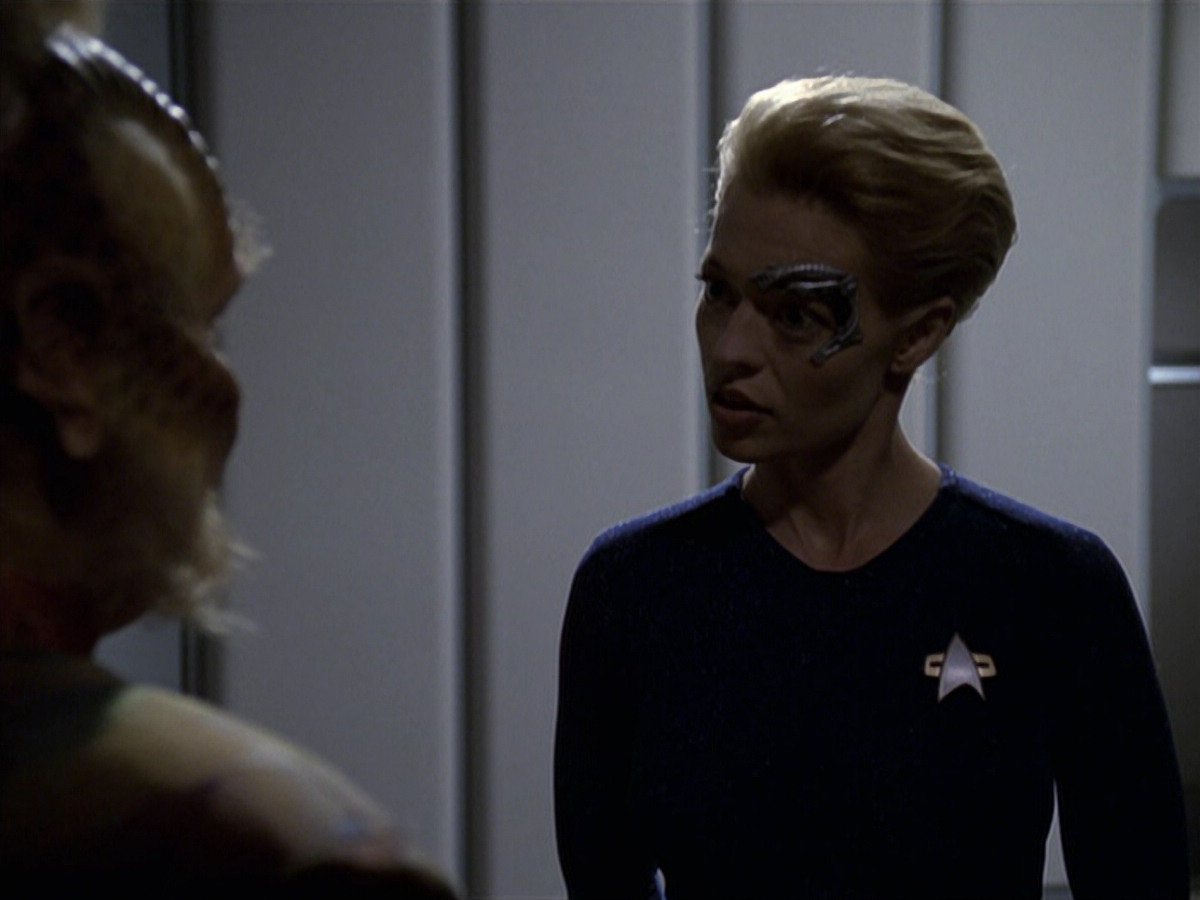 extant_StarTrek_VOY_6x25-TheHauntingOfDeckTwelve_00072.jpg
