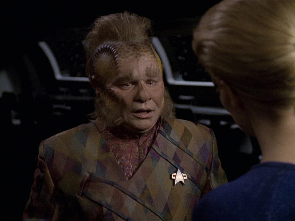 extant_StarTrek_VOY_6x25-TheHauntingOfDeckTwelve_00075.jpg