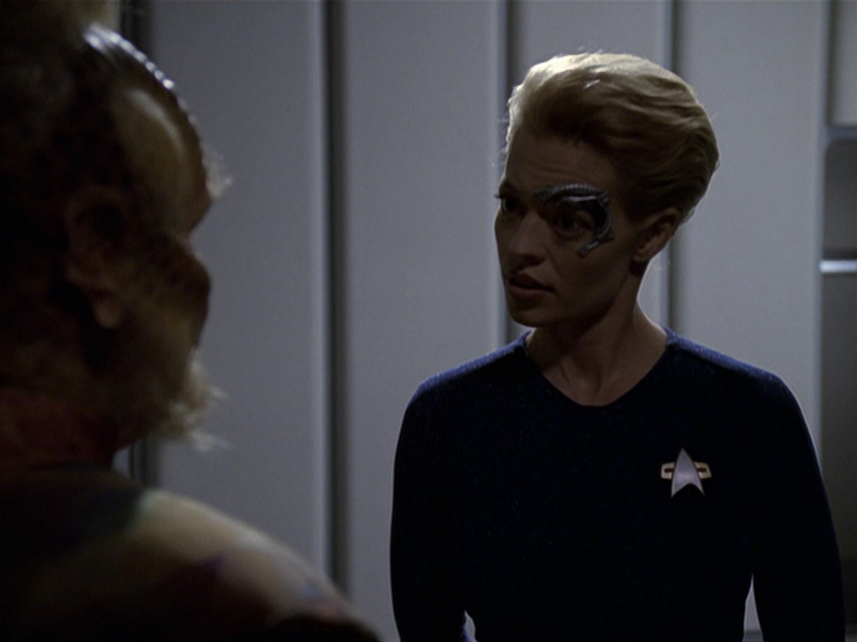 extant_StarTrek_VOY_6x25-TheHauntingOfDeckTwelve_00085.jpg