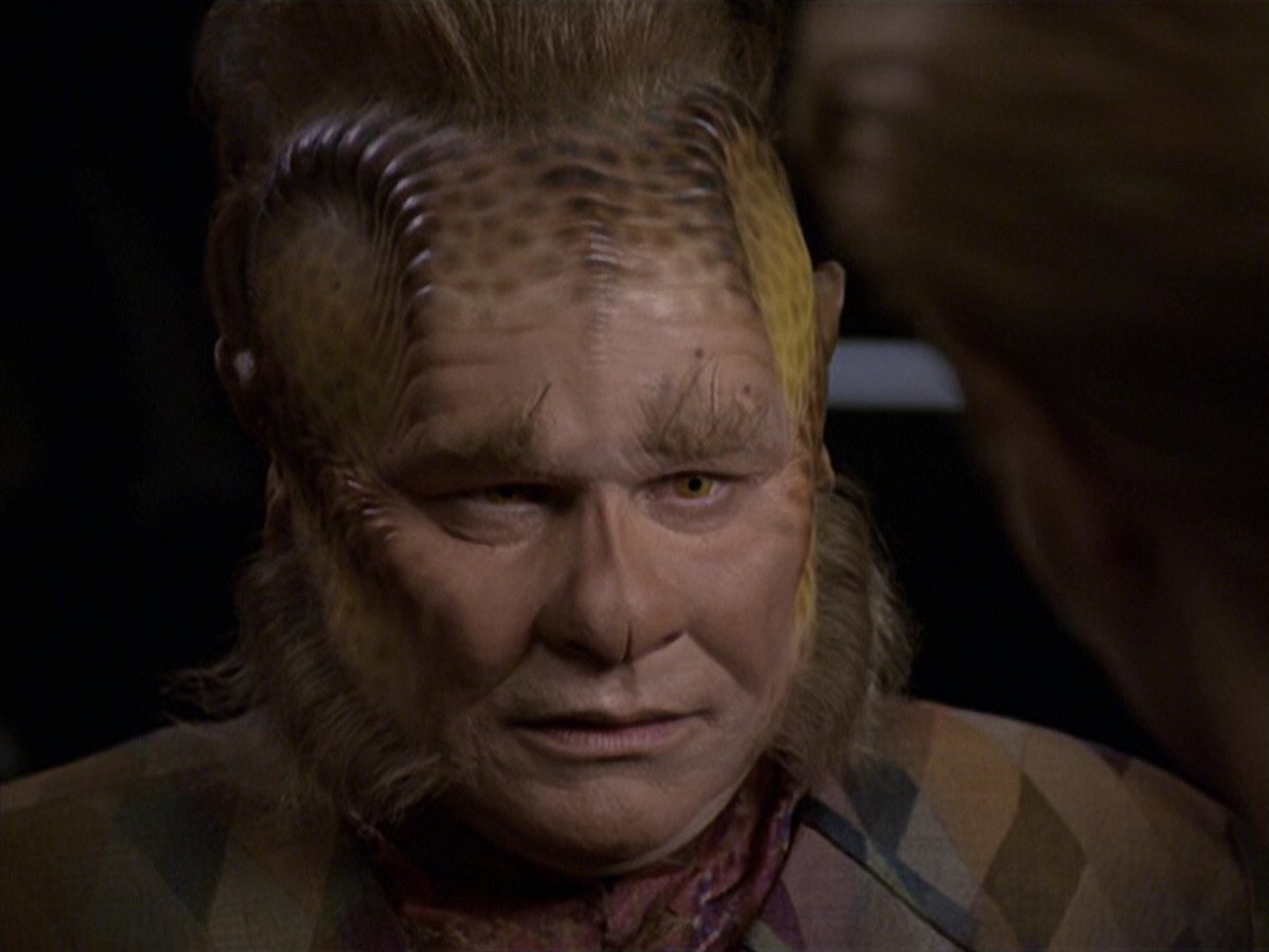 extant_StarTrek_VOY_6x25-TheHauntingOfDeckTwelve_00091.jpg