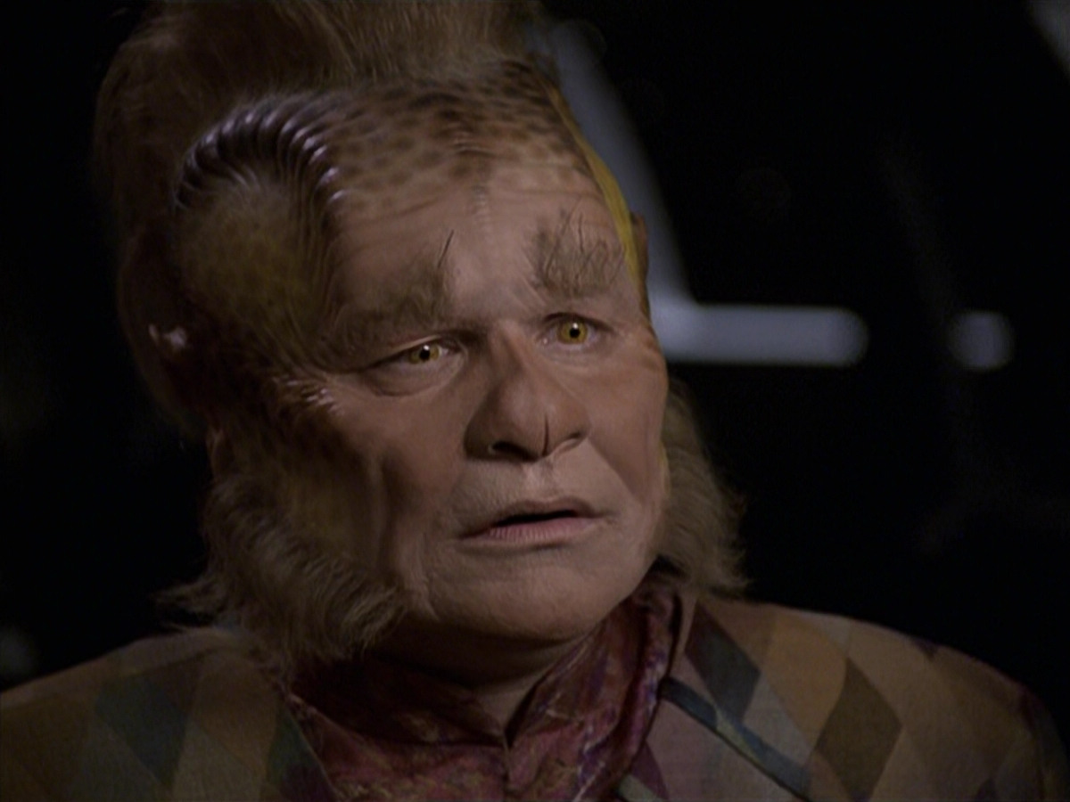 extant_StarTrek_VOY_6x25-TheHauntingOfDeckTwelve_00112.jpg