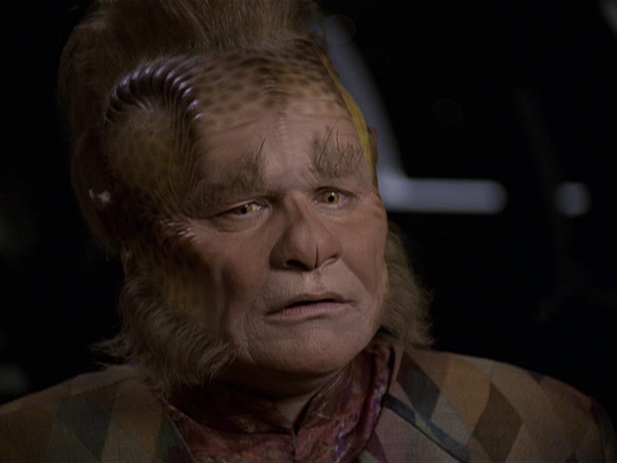extant_StarTrek_VOY_6x25-TheHauntingOfDeckTwelve_00115.jpg