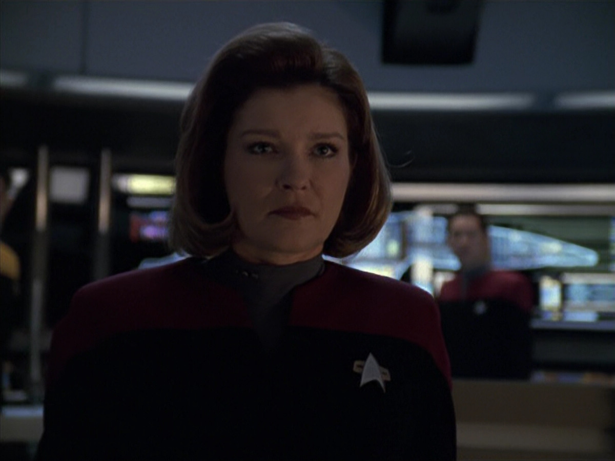 extant_StarTrek_VOY_6x25-TheHauntingOfDeckTwelve_00121.jpg