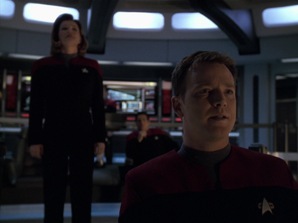extant_StarTrek_VOY_6x25-TheHauntingOfDeckTwelve_00135.jpg