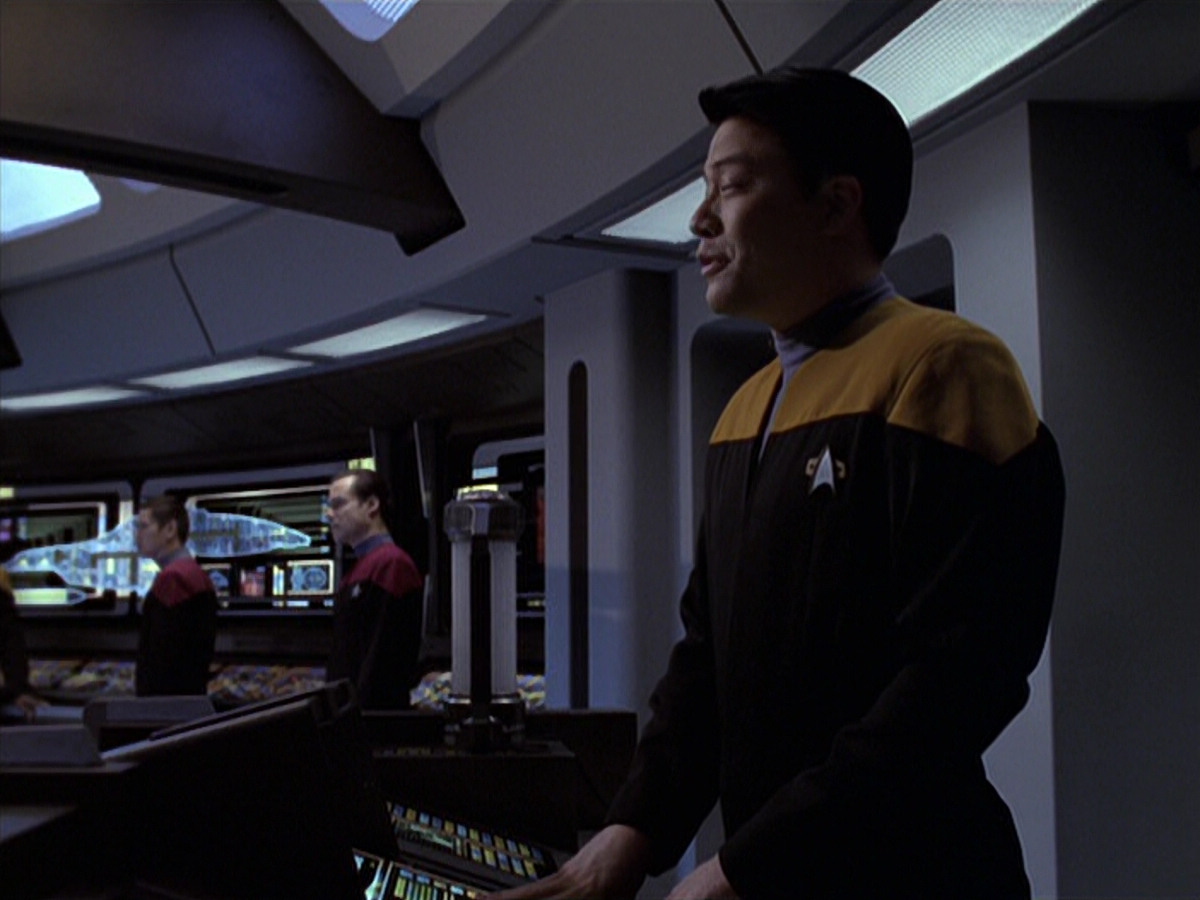 extant_StarTrek_VOY_6x25-TheHauntingOfDeckTwelve_00146.jpg