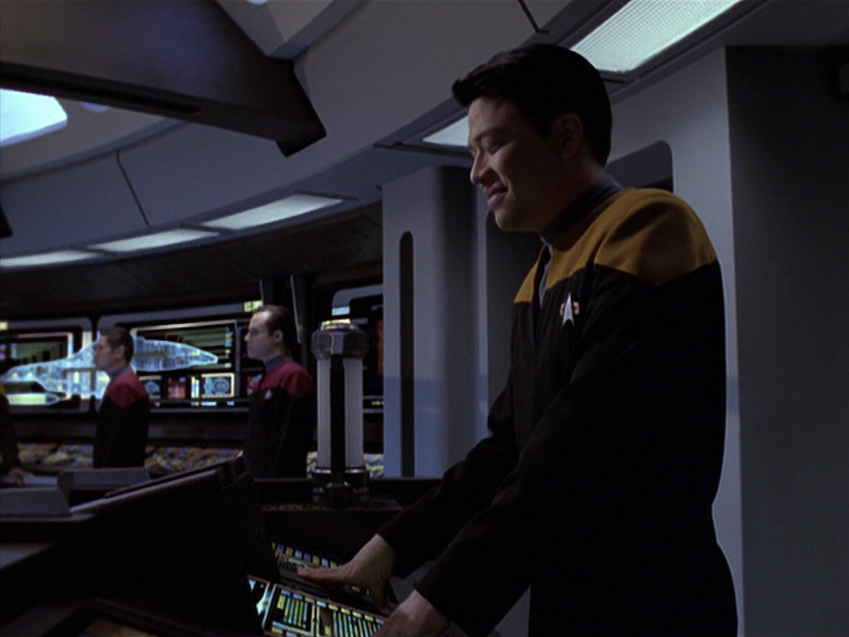 extant_StarTrek_VOY_6x25-TheHauntingOfDeckTwelve_00167.jpg