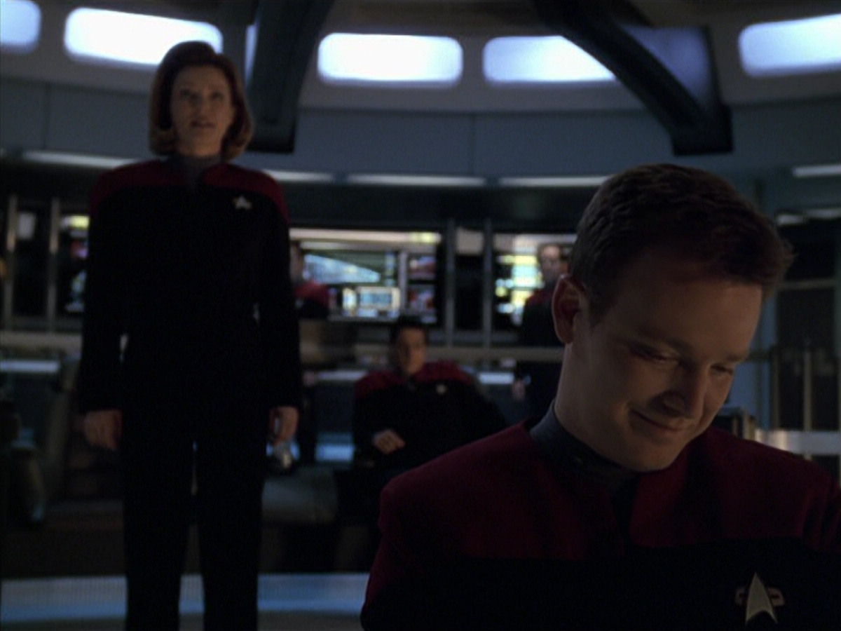 extant_StarTrek_VOY_6x25-TheHauntingOfDeckTwelve_00170.jpg