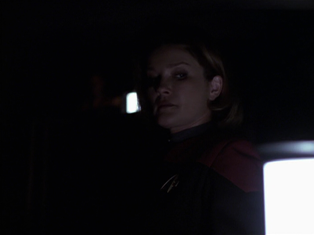 extant_StarTrek_VOY_6x25-TheHauntingOfDeckTwelve_00188.jpg