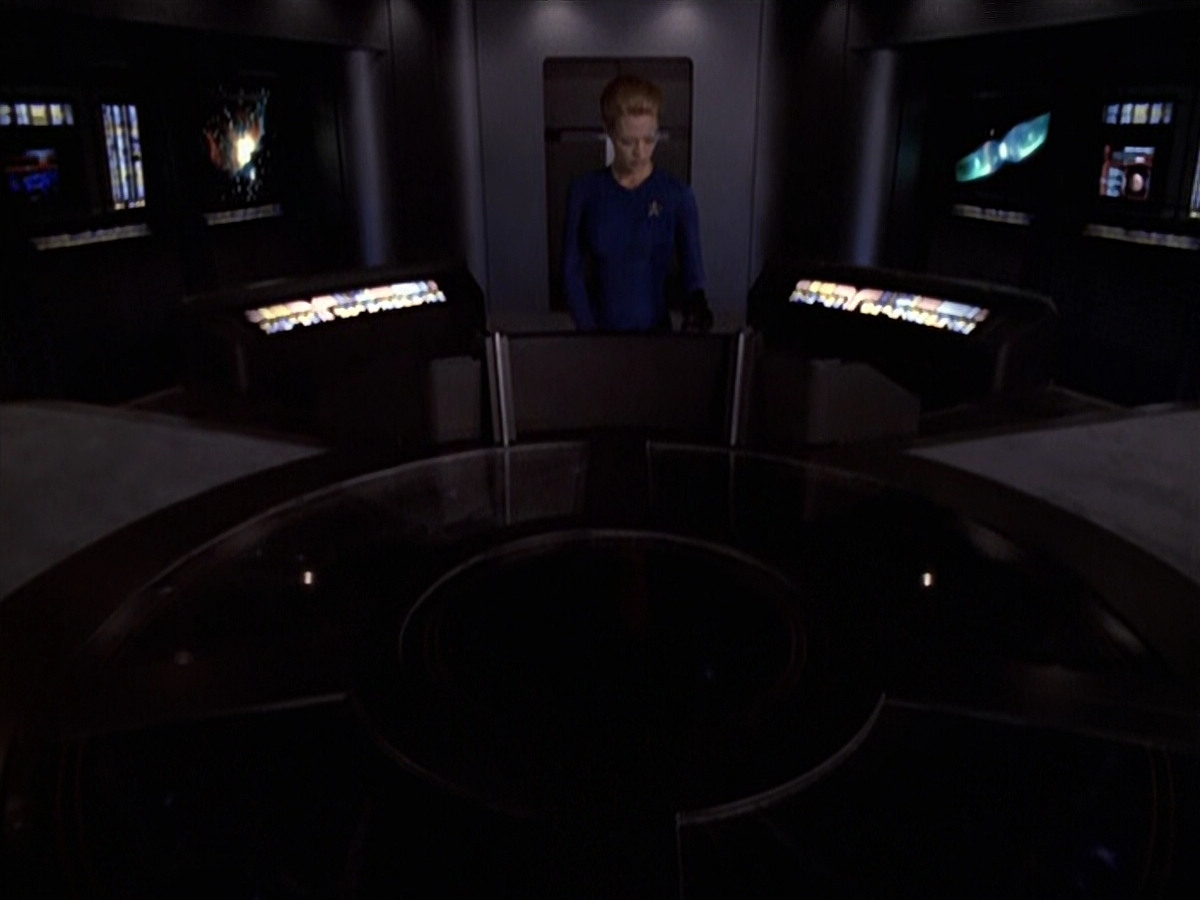 extant_StarTrek_VOY_6x25-TheHauntingOfDeckTwelve_00213.jpg