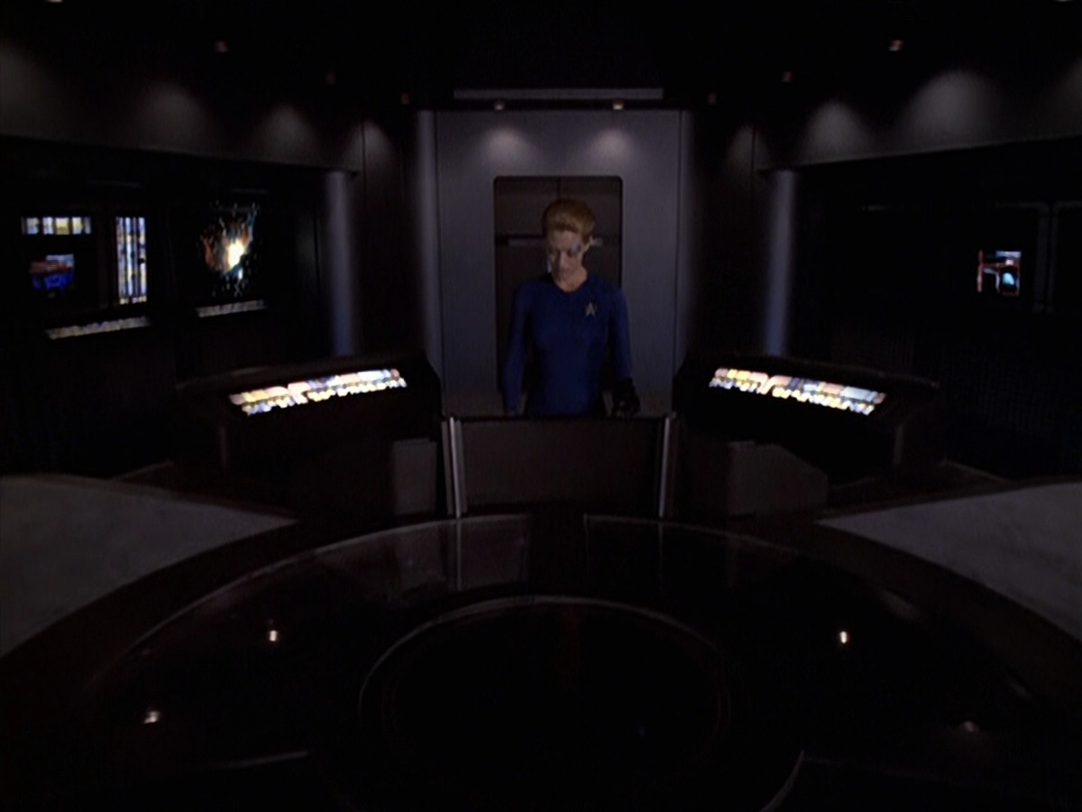 extant_StarTrek_VOY_6x25-TheHauntingOfDeckTwelve_00214.jpg