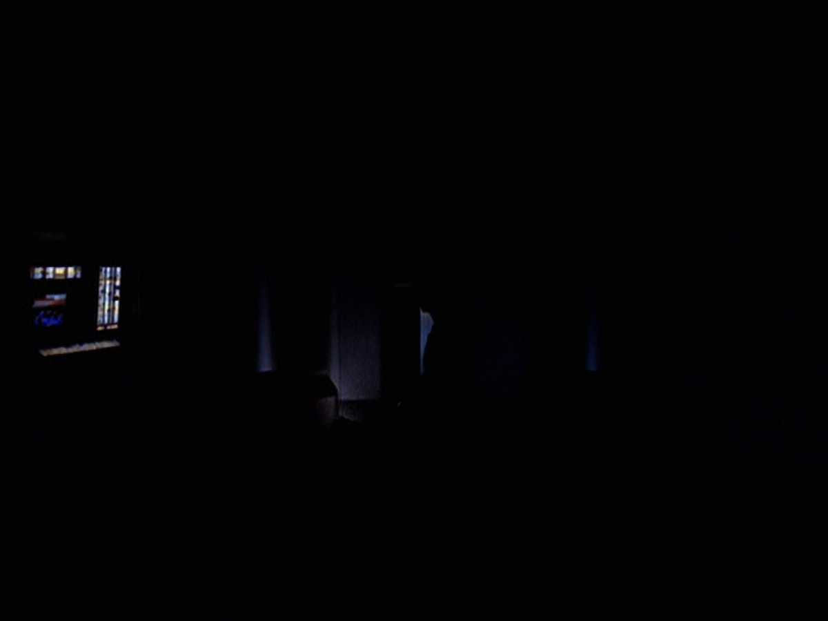 extant_StarTrek_VOY_6x25-TheHauntingOfDeckTwelve_00219.jpg