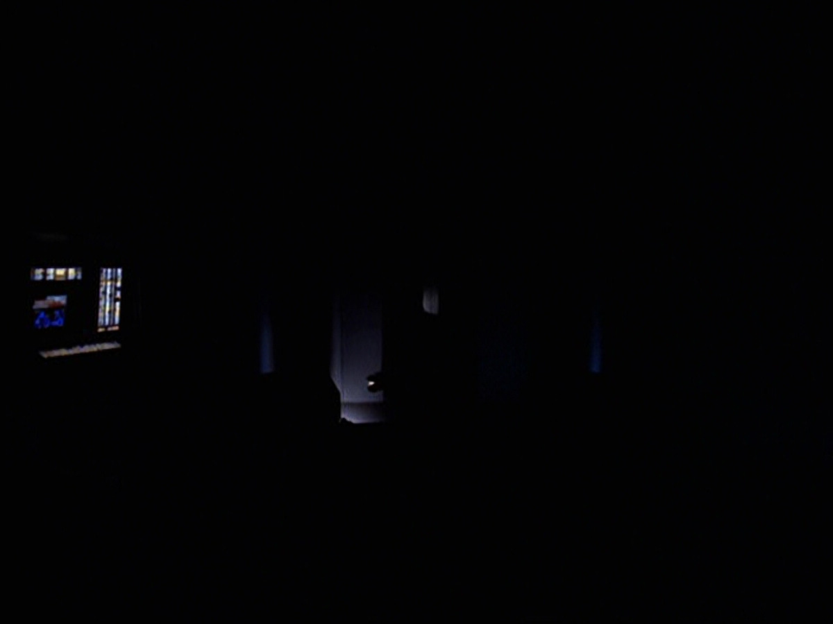 extant_StarTrek_VOY_6x25-TheHauntingOfDeckTwelve_00220.jpg