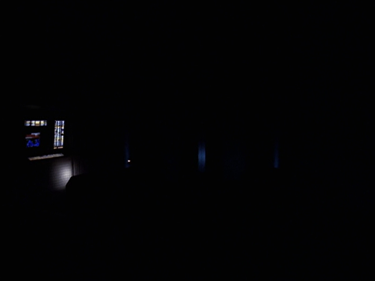 extant_StarTrek_VOY_6x25-TheHauntingOfDeckTwelve_00221.jpg
