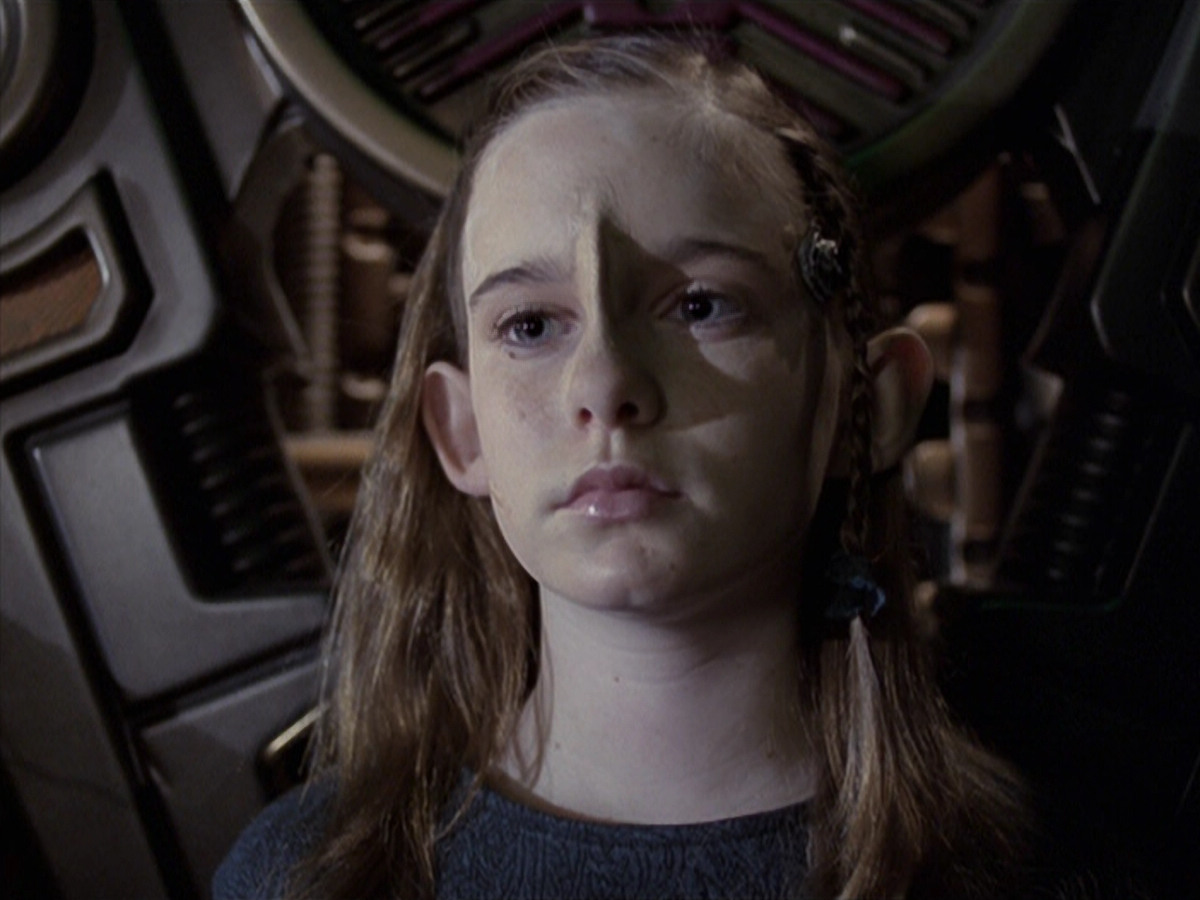 extant_StarTrek_VOY_6x25-TheHauntingOfDeckTwelve_00232.jpg
