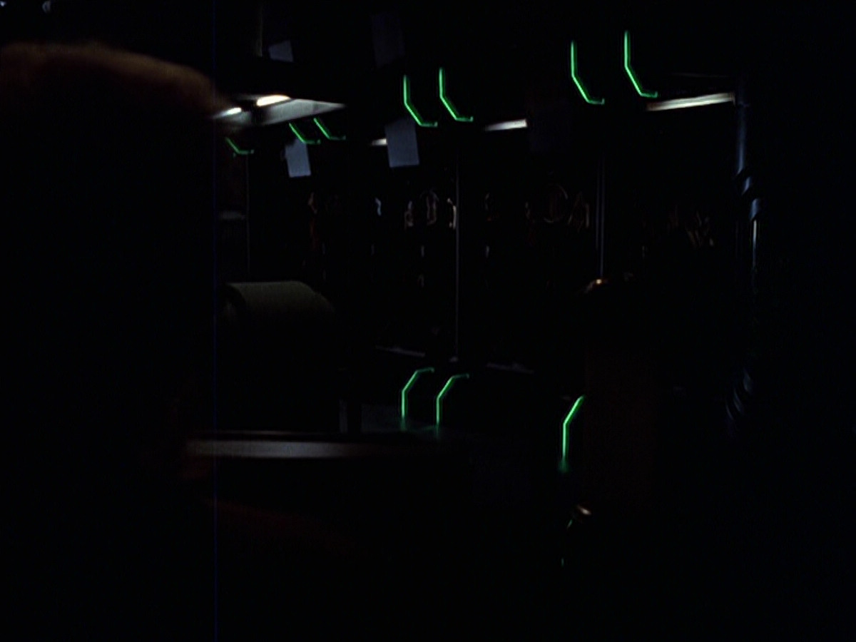 extant_StarTrek_VOY_6x25-TheHauntingOfDeckTwelve_00236.jpg