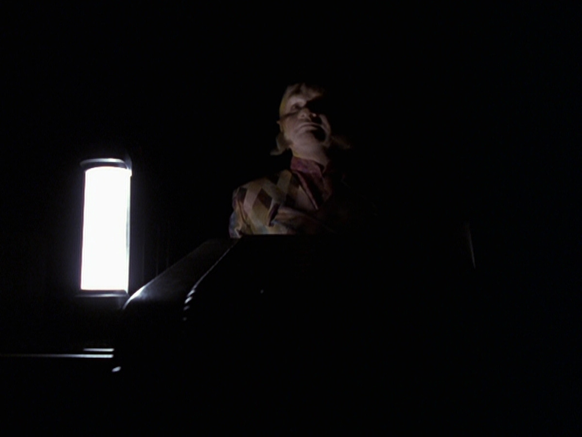 extant_StarTrek_VOY_6x25-TheHauntingOfDeckTwelve_00238.jpg