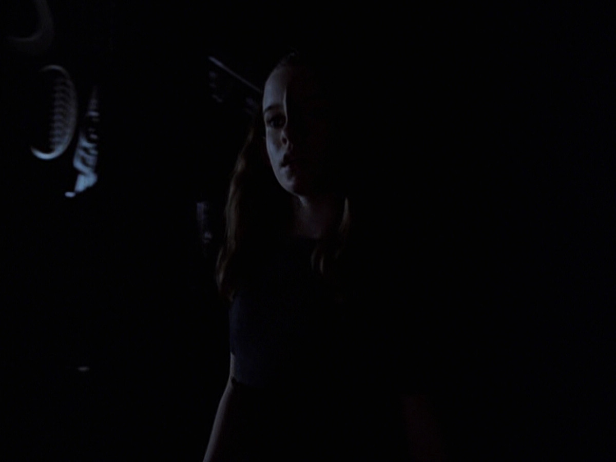 extant_StarTrek_VOY_6x25-TheHauntingOfDeckTwelve_00240.jpg