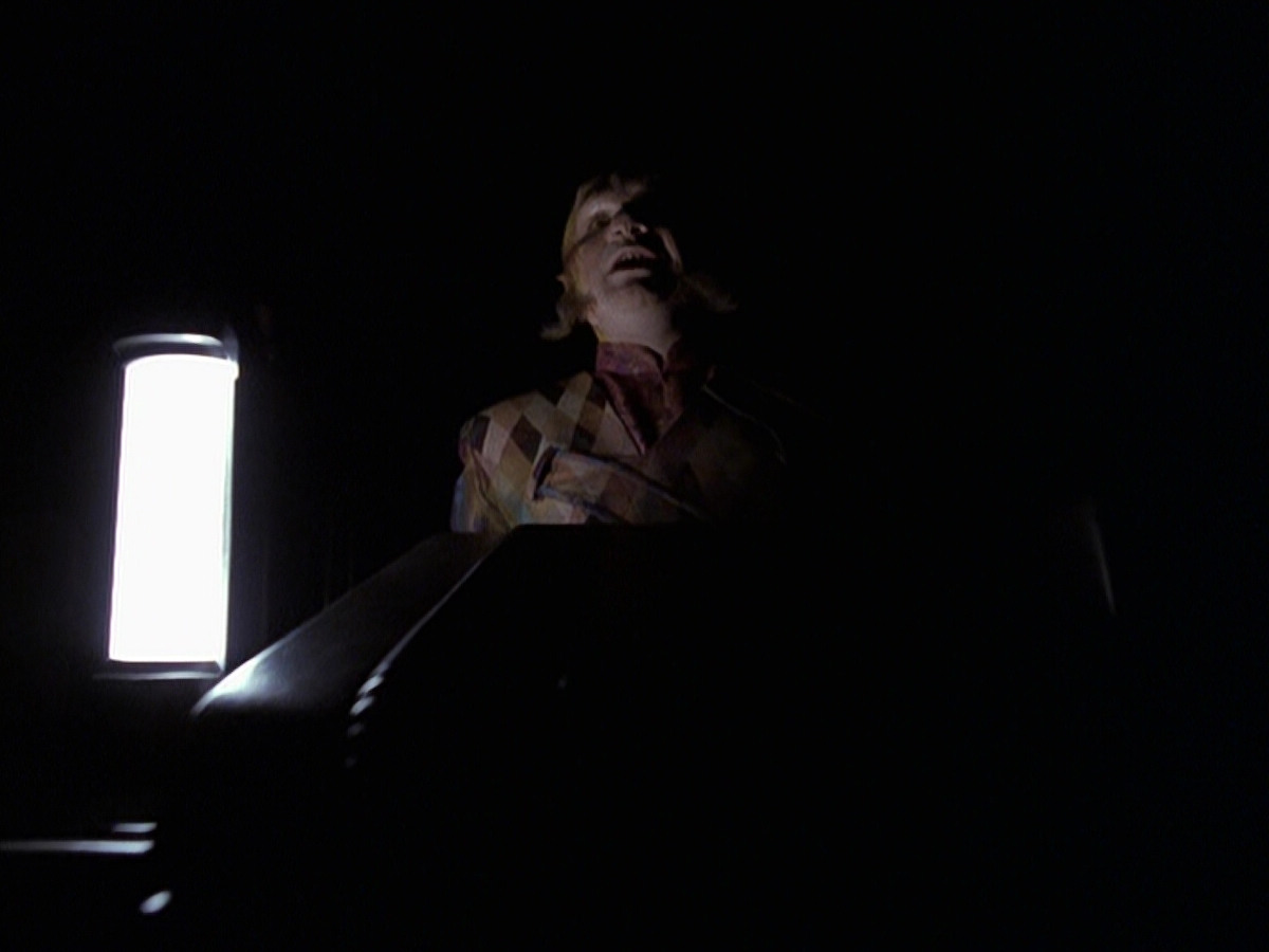 extant_StarTrek_VOY_6x25-TheHauntingOfDeckTwelve_00243.jpg