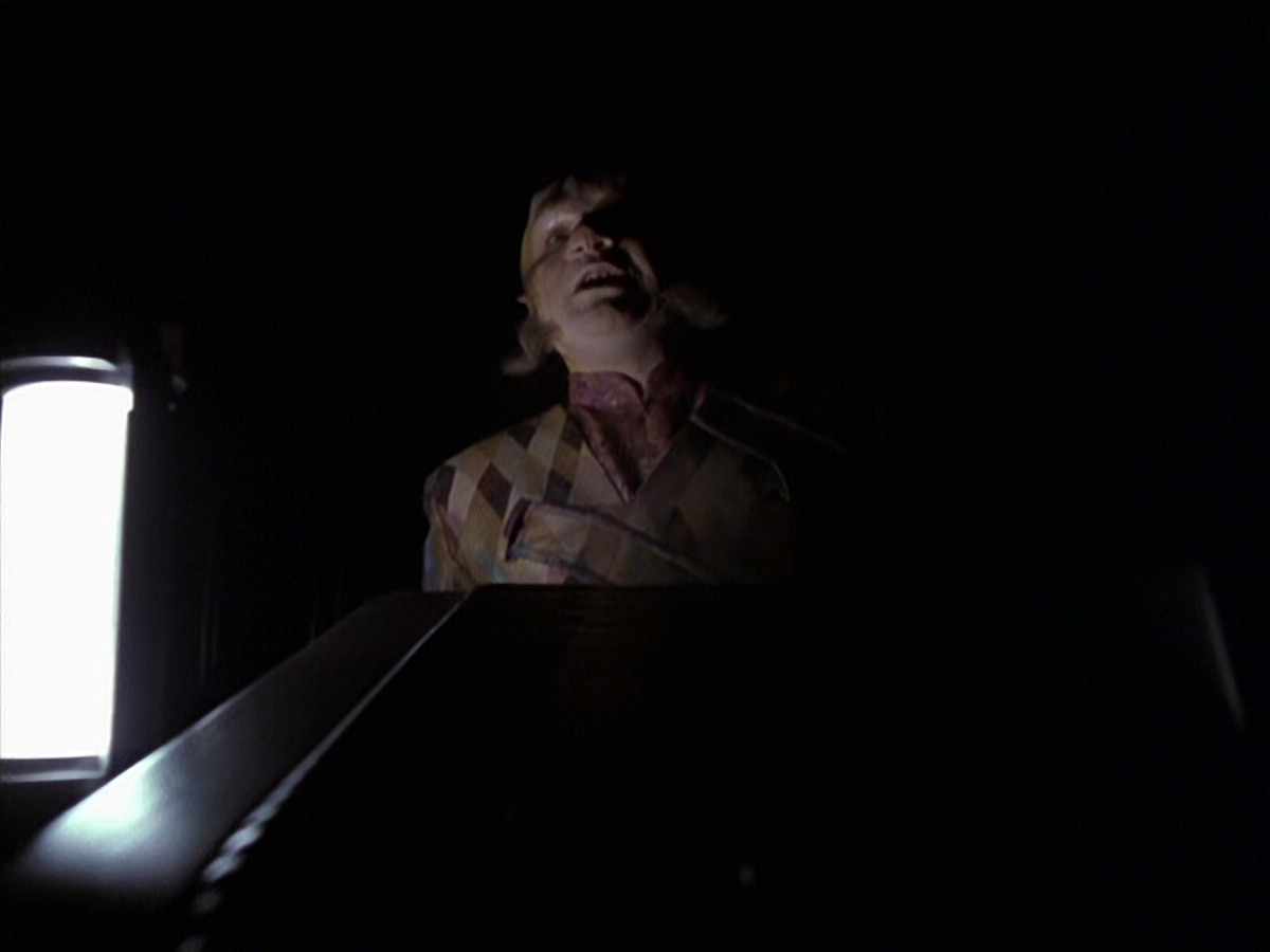extant_StarTrek_VOY_6x25-TheHauntingOfDeckTwelve_00244.jpg