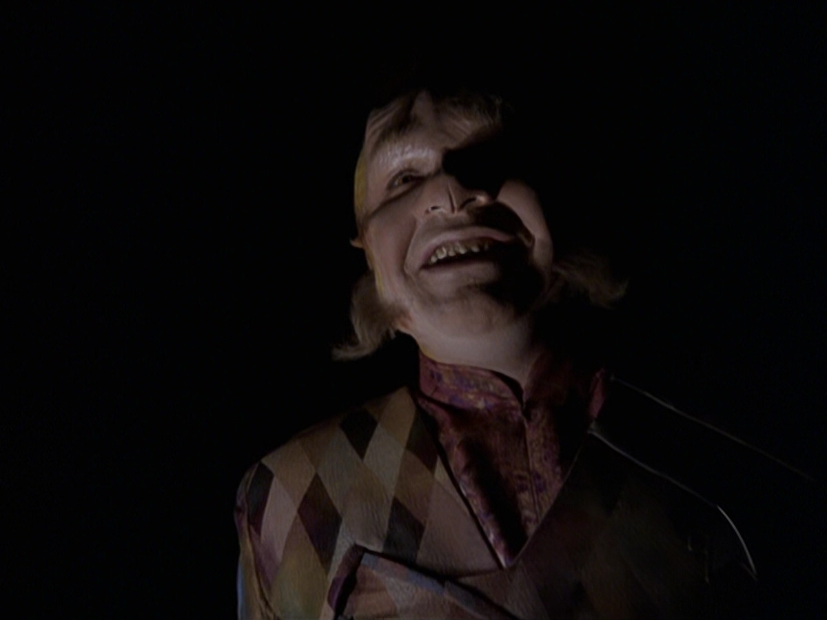 extant_StarTrek_VOY_6x25-TheHauntingOfDeckTwelve_00248.jpg