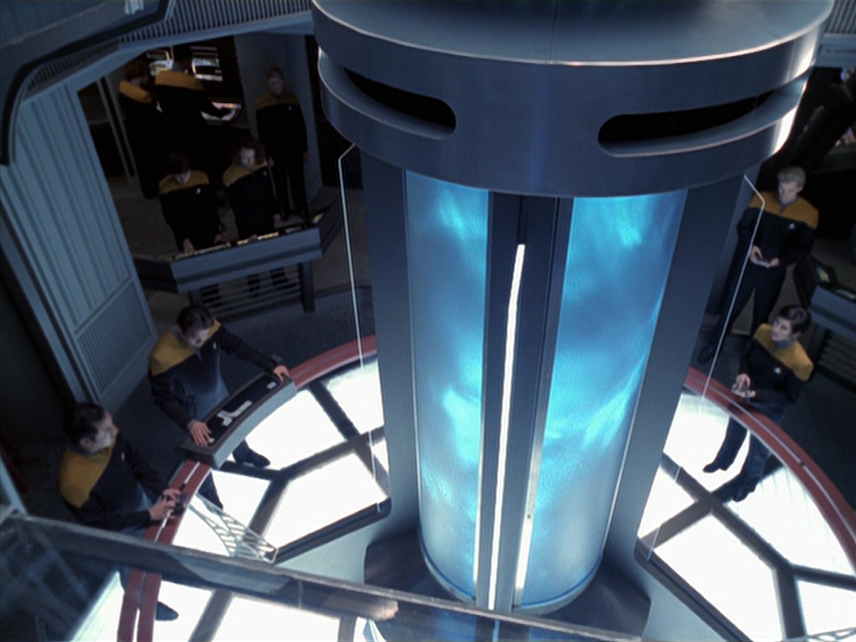 extant_StarTrek_VOY_6x25-TheHauntingOfDeckTwelve_00257.jpg