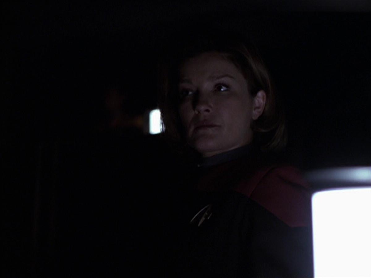extant_StarTrek_VOY_6x25-TheHauntingOfDeckTwelve_00272.jpg