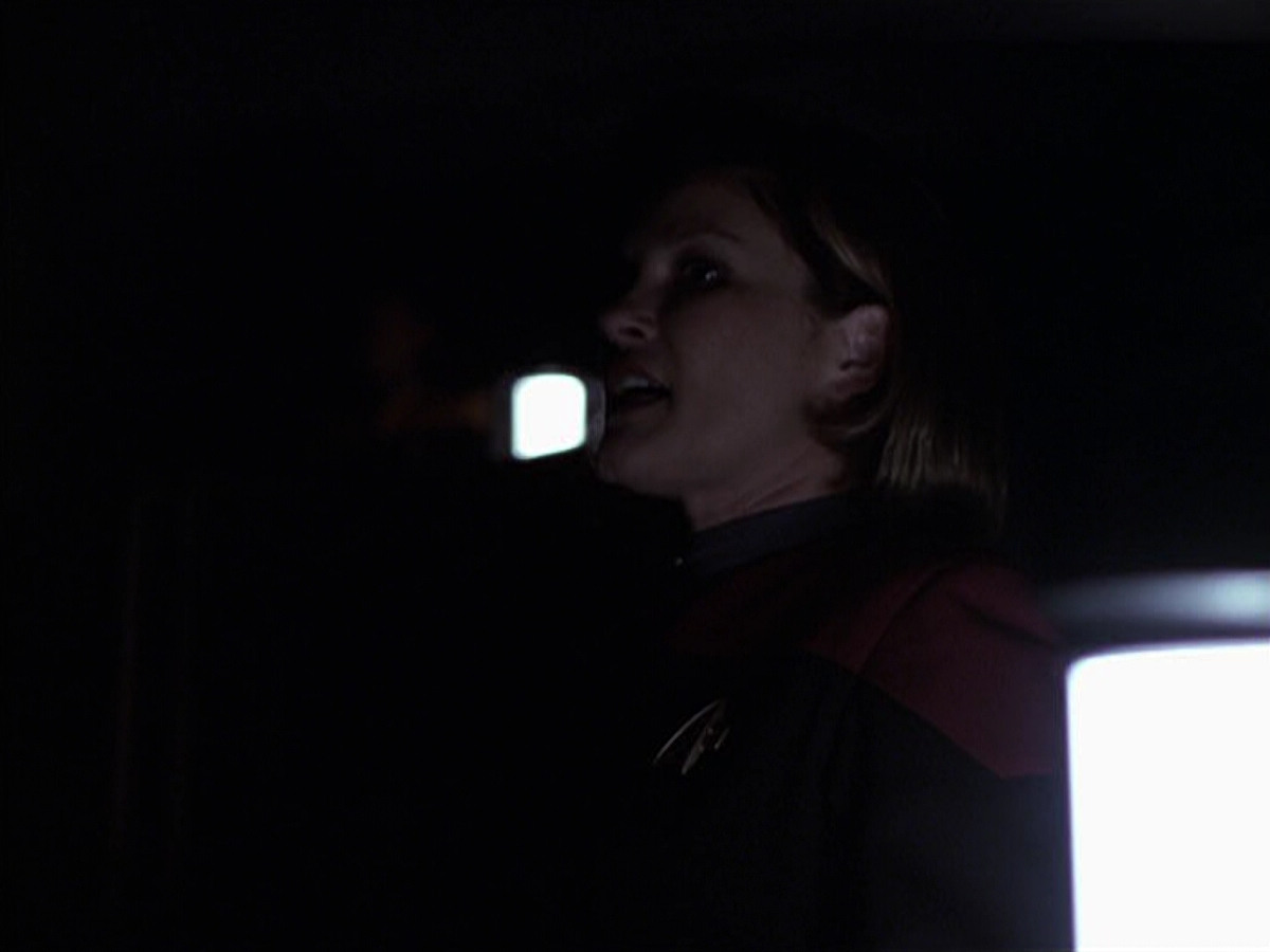 extant_StarTrek_VOY_6x25-TheHauntingOfDeckTwelve_00274.jpg