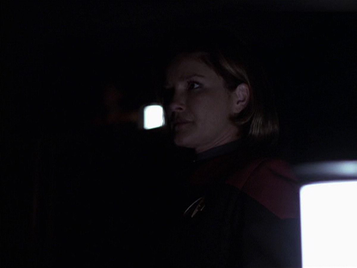 extant_StarTrek_VOY_6x25-TheHauntingOfDeckTwelve_00279.jpg