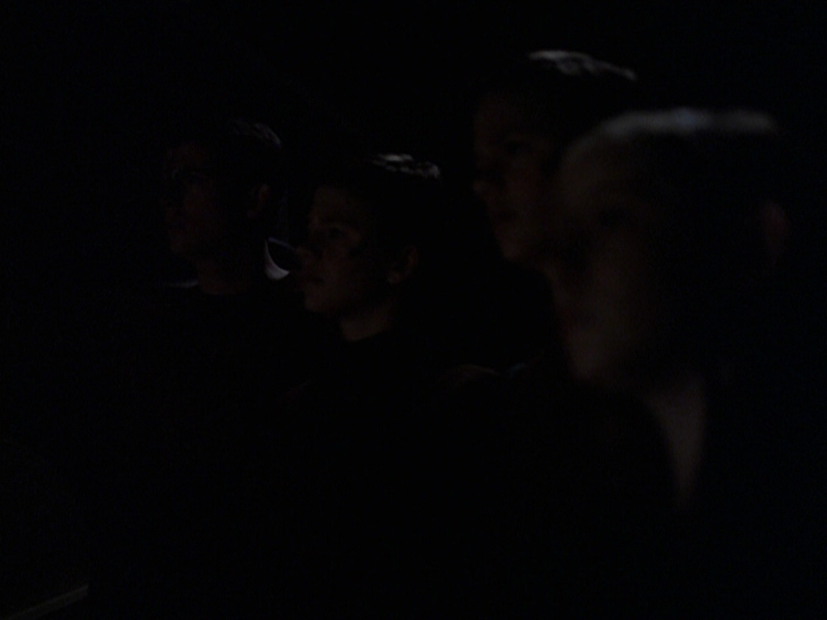 extant_StarTrek_VOY_6x25-TheHauntingOfDeckTwelve_00446.jpg