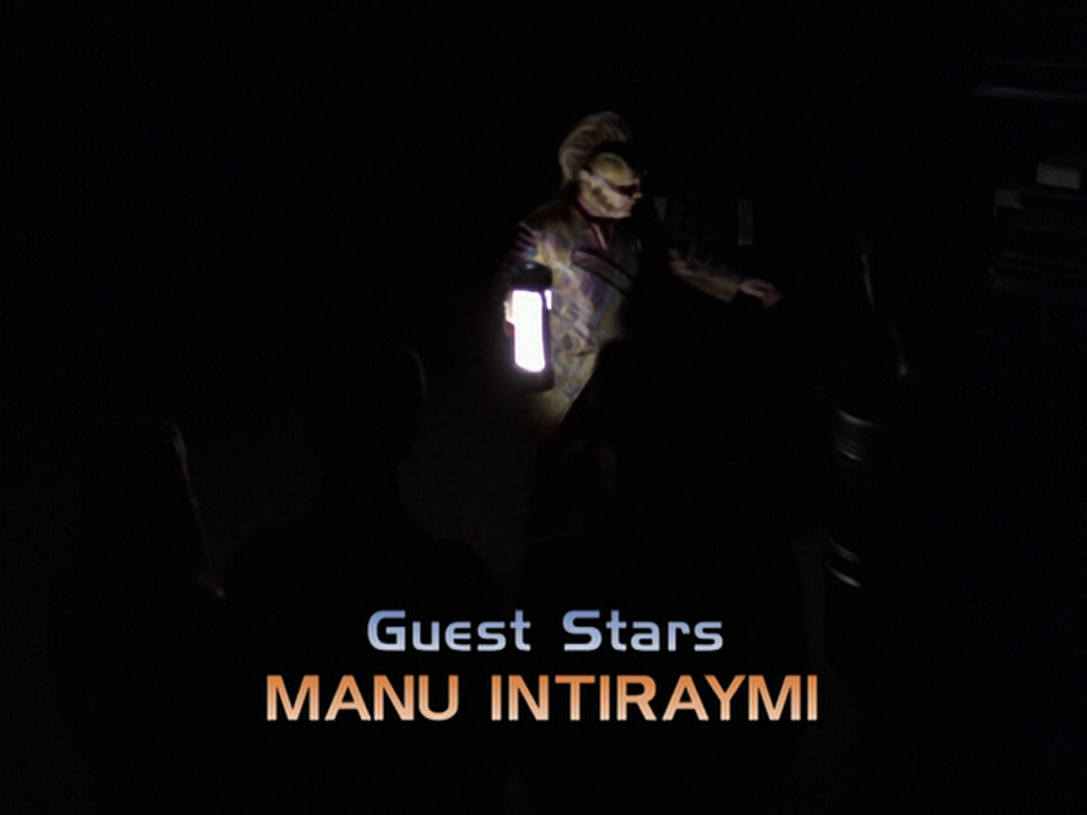 extant_StarTrek_VOY_6x25-TheHauntingOfDeckTwelve_00449.jpg