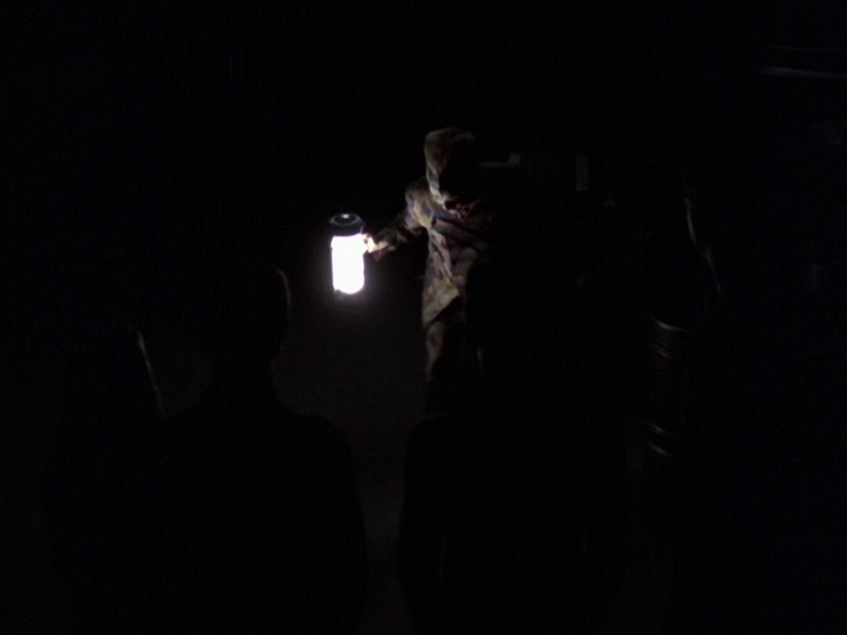 extant_StarTrek_VOY_6x25-TheHauntingOfDeckTwelve_00452.jpg