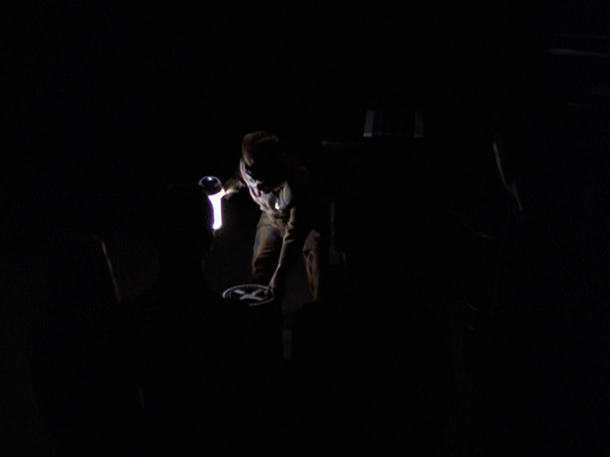 extant_StarTrek_VOY_6x25-TheHauntingOfDeckTwelve_00454.jpg